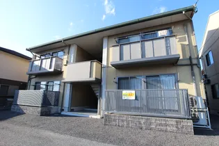 サン・シュライン W棟【1階】の外観