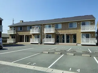 ファミリエ B棟【1階】の外観