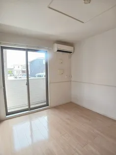 アーバイン C【1階】の居間