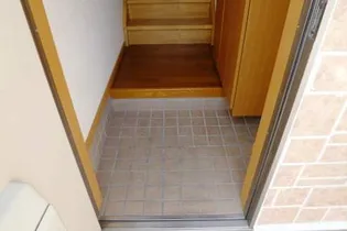 ビガーハイツ【203号室】の玄関