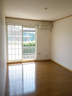 ビガーハイツ【1階】の居間