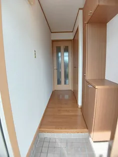 PLEASURE【1階】の玄関