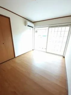 メゾン・ド・NANA【1階】の居間