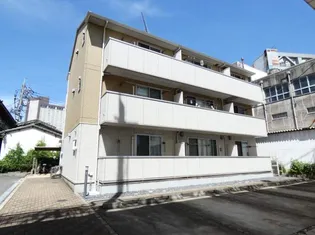 アドラーブル【1階】の外観