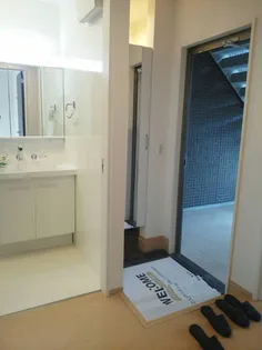 ルーヴェン ブルン【1階】の玄関