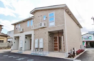 カーサ アルベロディピノB【1階】の外観