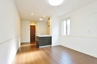 グリンセル新蔵【2階】の居間