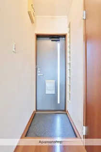 第34愛日ハイツA棟【202号室】の玄関