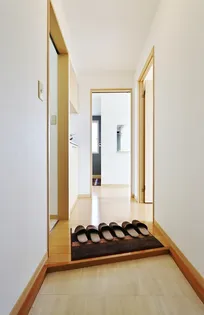 シャーメゾン上板 C棟【1階】の玄関