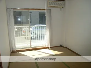 コーポ蔵【102号室】の居間