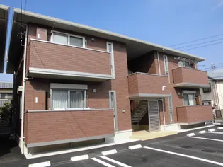 アムール E棟【1階】の外観