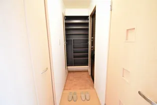 メゾンシャルム木太 B棟【1階】の玄関