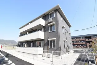 ユニヴェール D棟【1階】の外観