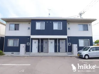 パインテイル B棟【1階】の外観