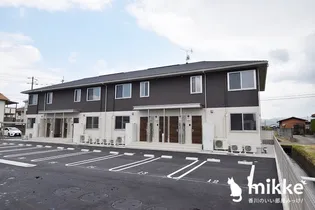 ラ・ソフィー B棟【1階】の外観