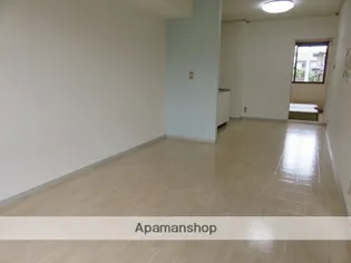 ルミエール10【1階】の居間