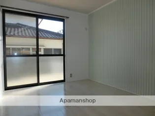 ルミエール10【1階】の居間