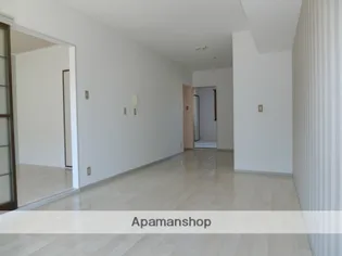 ルミエール10【1階】の居間