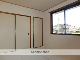 ルミエール10【1階】の居間