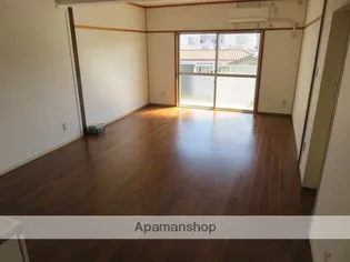 ロイヤルハイツ【3階】の居間