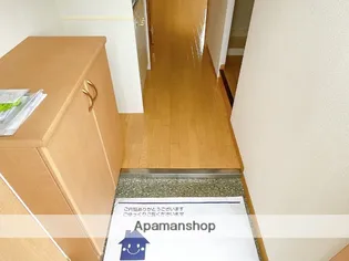 ロイヤルハウス西泉弐番館【2階】の玄関