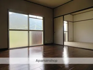 アーバンコート山根【4階】の居間