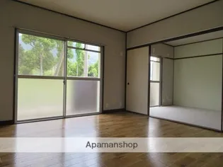 アーバンコート山根【1階】の居間