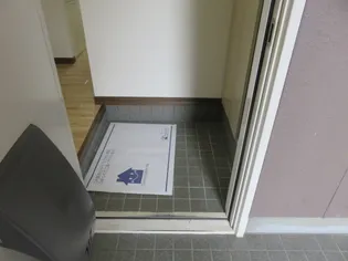 メリーハイム中村 A棟【1階】の玄関