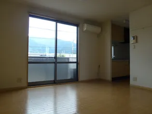 シャーメゾン本郷【2階】の居間