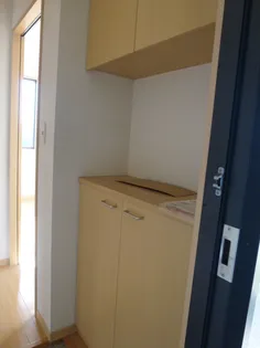 シャーメゾン本郷【2階】の玄関