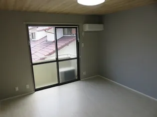 アベニューハタダⅢ A【2階】の居間