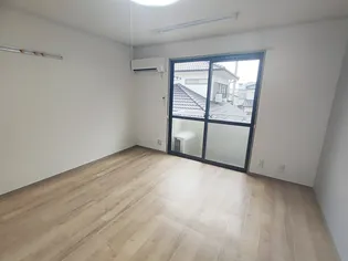 アベニューハタダⅢ A【2階】の居間