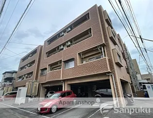 コートノブール【3階】の外観