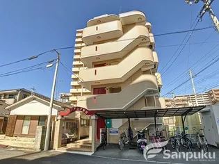 グランデュア宮田【3階】の外観