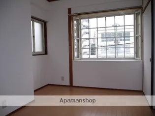 アヴェニューNAGAKI【302号室】の居間