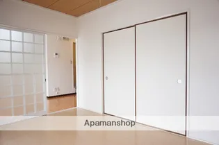 ローレンス小坂【4階】の内装