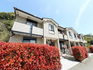 アルファード ハイツの画像