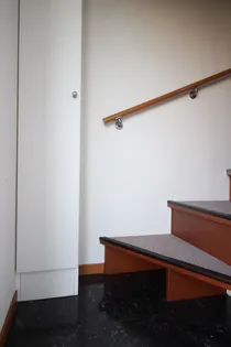 レオパレスサーブ【205号室】の玄関