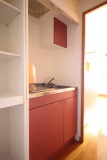 レオパレスサーブ【101号室】のキッチン