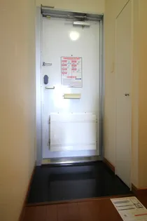 レオパレスアデッソⅠ【106号室】の玄関