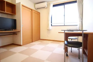 レオパレスコンツェルト【206号室】の居間