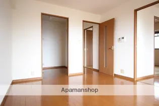 ヴィラージュ川北【6階】の居間