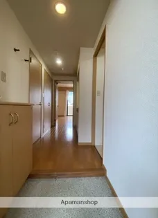 リンデン東薬院【3階】の玄関