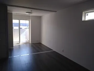 パルトネール伊都Ⅵ【1階】の居間