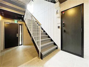 パルトネール伊都Ⅵ【1階】の玄関