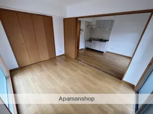 レシェンテ・ヴィラ日の里【5階】の居間