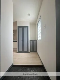 アールズ下原【5階】の玄関