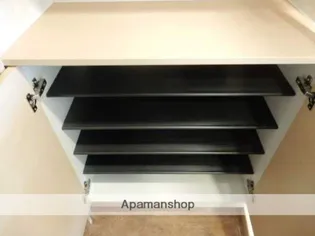 ロイヤルタワー赤間中央【8階】の玄関