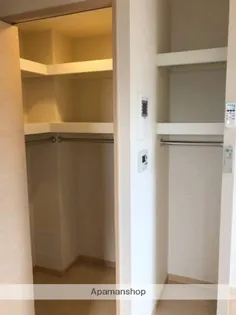 ロイヤルタワー赤間中央【8階】の内装