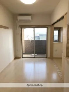 ロイヤルタワー赤間中央【8階】の内装